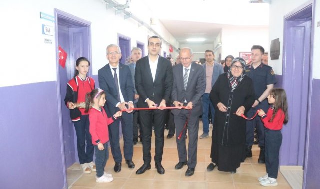 Domaniç ilçesi Muratlı köyünde, şehit asker İbrahim Bozbey adına yapılan kü...