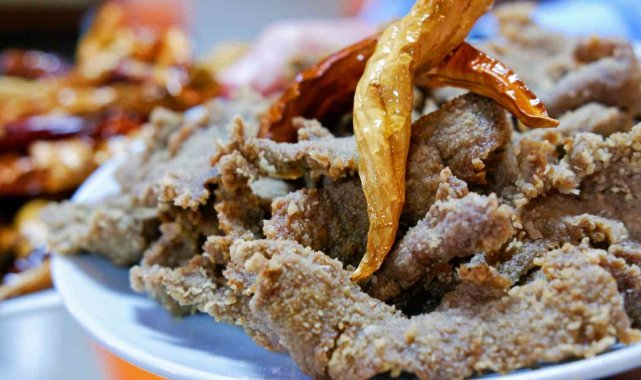 Edirne'ye gelenlerin tadına bakmadan şehirden ayrılmadığı tava ciğerini...