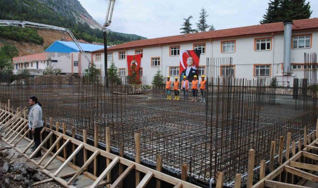 Eğirdirli hayırsever Mustafa Erdoğan tarafından, Eğirdir Yazla Mahallesi