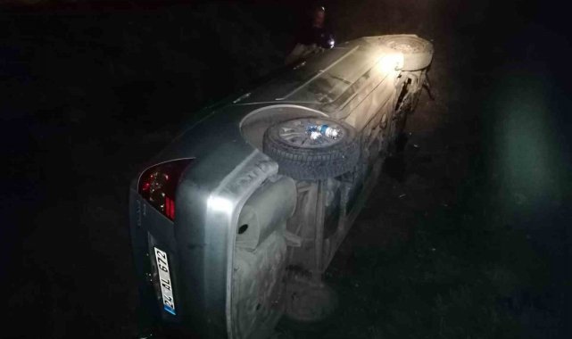 Erzincan'da iki otomobilin çarpıştığı trafik kazasında 2 kişi yaralandı...