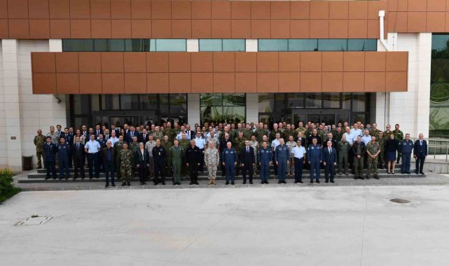 Eskişehir'de bulunan Muharip Hava Kuvveti Komutanlığı'nda üst düzey...