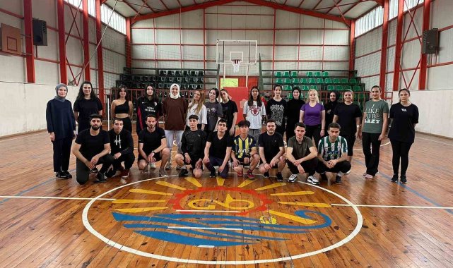 Gölcük Belediyesi bünyesinde ücretsiz hizmet veren POMEM sınavına hazırlık ...