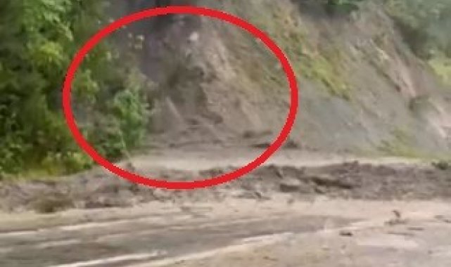 Kastamonu'nun Çatalzeytin ilçesinde yaşanan heyelan cep telefonu kamera...