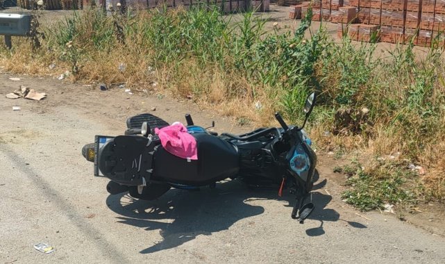 Manisa'nın Turgutlu ilçesinde tır ile motosikletin çarpışması sonucu me...