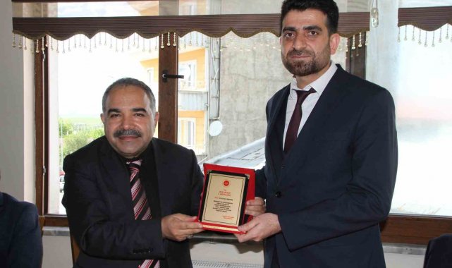 MUŞ (İHA) – Muş'un Malazgirt Müftüsü Emrah Demirtaş'ın Van'ın T...