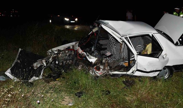 Tekirdağ'ın Çorlu ilçesinde iki otomobilin karıştığı kazada 4 kişi yara...