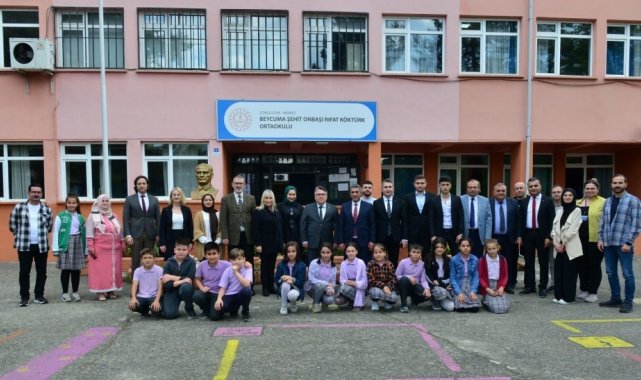 Zonguldak Bülent Ecevit Üniversitesi Karaelmas Kitap Topluluğu öğrencilerin...