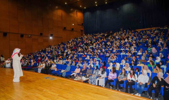 Diyarbakır Büyükşehir Belediyesi'nin düzenlediği "Huzur Hanem"...