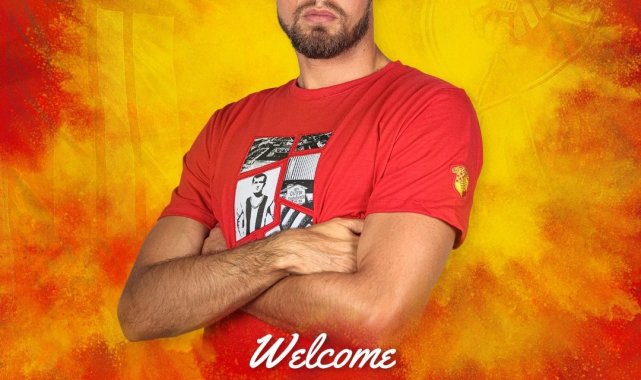 Göztepe, Southampton'dan 26 yaşındaki Polonyalı kaleci Mateusz Lis'...