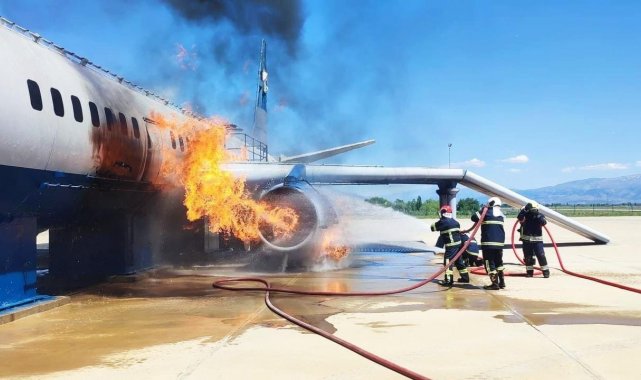 Gürcistan'ın Tiflis ve Batum Uluslararası Havalimanları itfaiyecileri T...