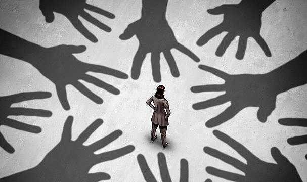 Reşit Olmayanla Cinsel Ilişki Suçu Nedir?