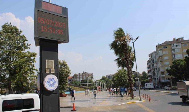 Türkiye'nin en sıcak illeri arasında yer alan Aydın'da termometre 3...