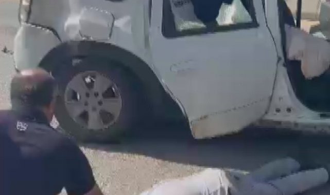 Ankara'nın Gölbaşı ilçesinde meydana gelen trafik kazasında 3'ü ağı...