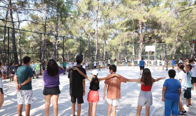 Antalya Büyükşehir Belediyesi, Gençlik Kampı ve Eğitim Merkezi'nde çocu... - Kültür-Sanat - Kamu Haber
