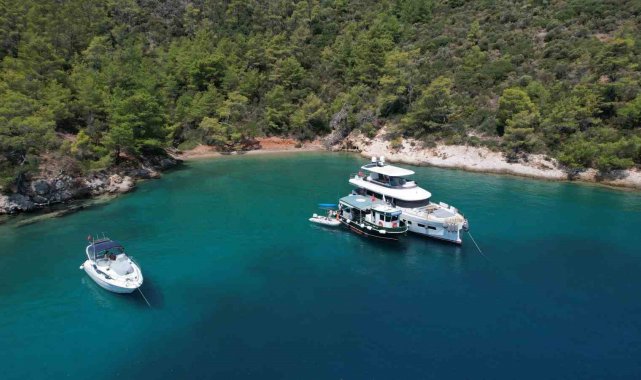 Muğla'nın Gökova Körfezi, Fethiye Göcek-Dalaman koylarında deniz araçla...