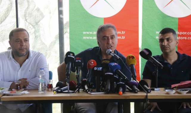 TFF 2. Lig Kırmızı Grup ekiplerinden Amed Sportif Faaliyetler Başkanı Aziz ...