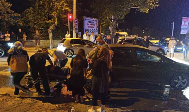 Yalova'da üç otomobilin karıştığı trafik kazasında 3 kişi yaralandı.
A...