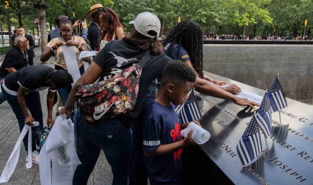 ABD'nin New York kentinde 11 Eylül 2001'de İkiz Kuleler'e düzen...