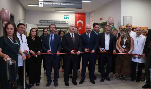 Adana'da tüp bebek merkezinin açılışında yazılan 'baby, girl ve boy...