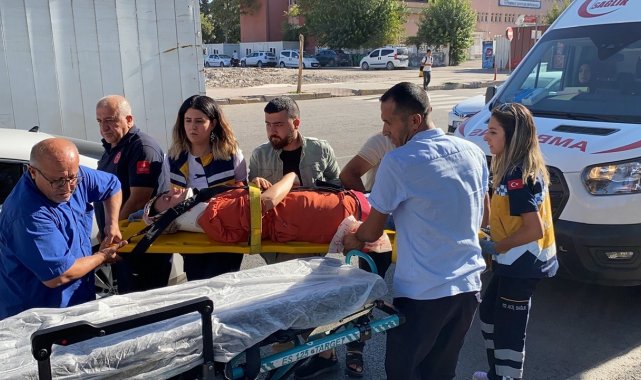 Adıyaman'da, motosikletin yayaya çarpması sonucu meydana gelen kazada 2...