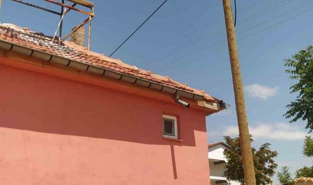 Afyonkarahisar'ın Emirdağ ilçesine bağlı Aşağı Piribeyli köyünde, eve v...