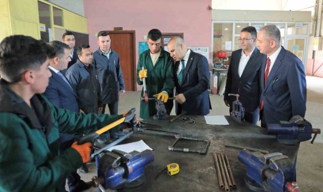 Ağrı Valisi Mustafa Koç, Nurettin Dolgun Mesleki ve Teknik Anadolu Lisesini...