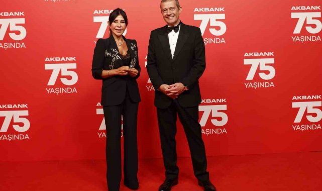 Akbank, 75'inci kuruluş yıldönümünü özel bir gala etkinliği ile kutladı...