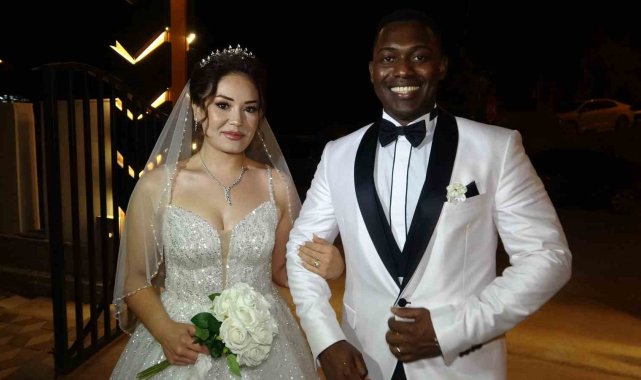 Ankara'da diyetisyenlik yapan Mersinli genç kız, okuduğu üniversitede g...