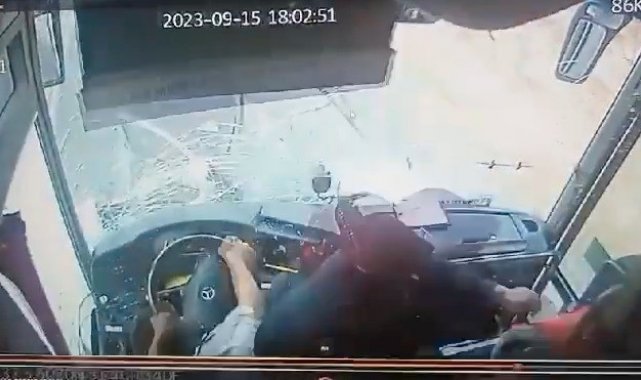 Antalya'nın Akseki ilçesinde yolcu otobüsü ile otomobilin çarpışması so...