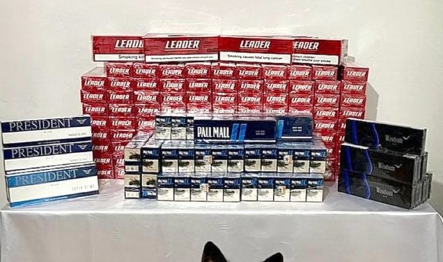 Ardahan'da durdurulan otomobilin bagajında çuval dolusu gümrük kaçağı s...