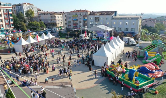 Arnavutköy'de binlerce çocuğun katılımı ile düzenlenen Çocuk Oyunları v...