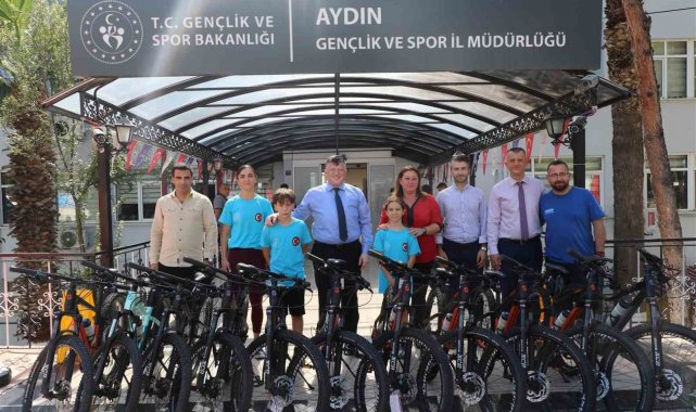 Aydın Gençlik ve Spor İl Müdürlüğü, GSB Spor Okulları çerçevesinde bisiklet...