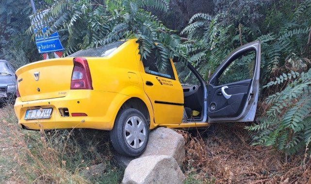 Balıkesir'in Erdek ilçesinde Ocaklar kırsal mahallesi çıkışında meydana...