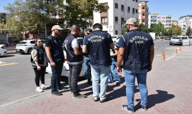 Batman genelinde 112 ekip, 527 personelin katılımıyla okul önleri ve çevres...