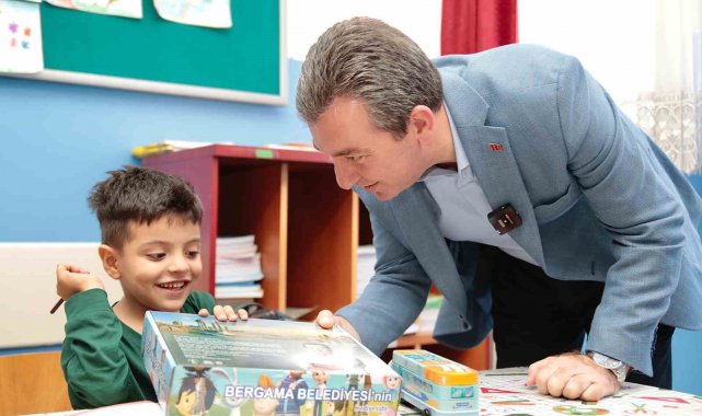 Bergama Belediyesi sosyal belediyecilik projeleri kapsamında okula yeni baş...
