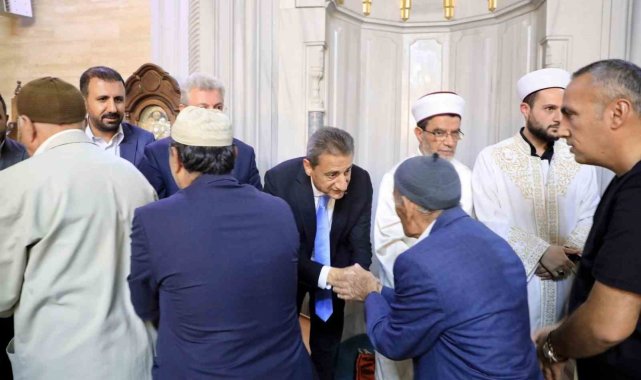 Bitlis'in Tatvan ilçesinde ilçe Müftülüğü tarafından Mevlit Kandili dol...