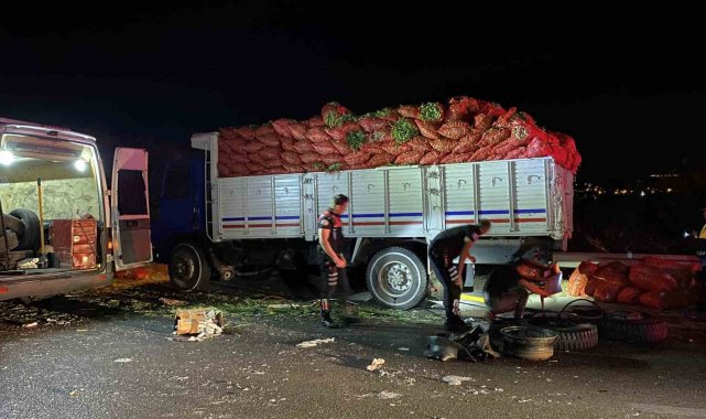 Bursa'da dinamit yüklü kamyonun devrilmesiyle saatlerce kapalı kalan yo...