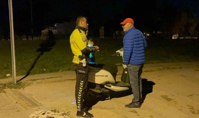 Bursa'nın İnegöl ilçesinde seyir halindeyken devrilen motosikletten düş...