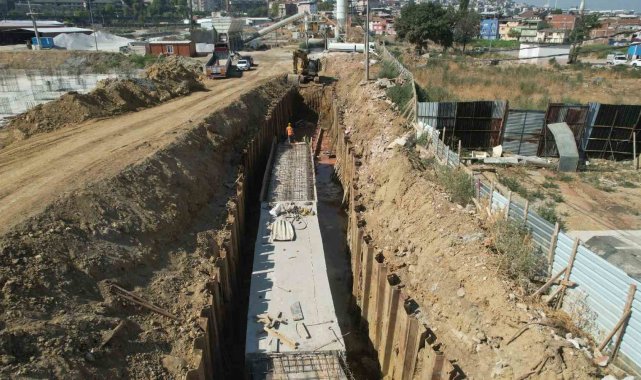 Bursa'yı depreme karşı dirençli kent haline getirme hedefiyle Büyükşehi...