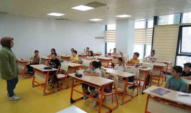 Çayırova Belediyesi, ilçedeki bilgievleriyle çocukların ve gençlerin donanı...