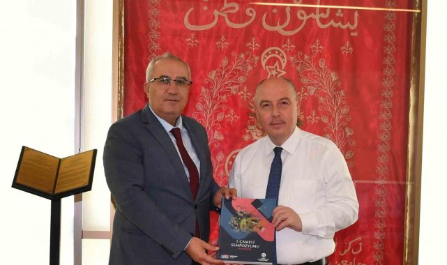 DENİZLİ (İHA) – Çameli Belediye Başkanı Cengiz Arslan, Denizli Valisi Ömer ...