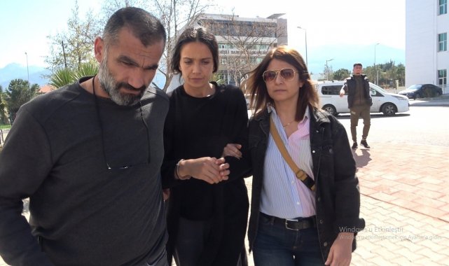 Denizli'de boşamak istediği kocasını, kendisini darp ettiği esnada bıça...