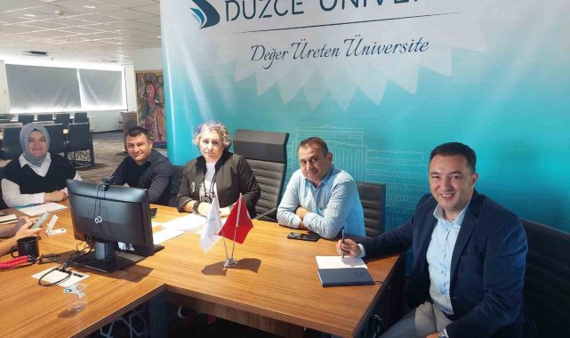 Düzce Üniversitesi Kariyer Geliştirme ve Mezun İzleme Uygulama Araştırma Me...