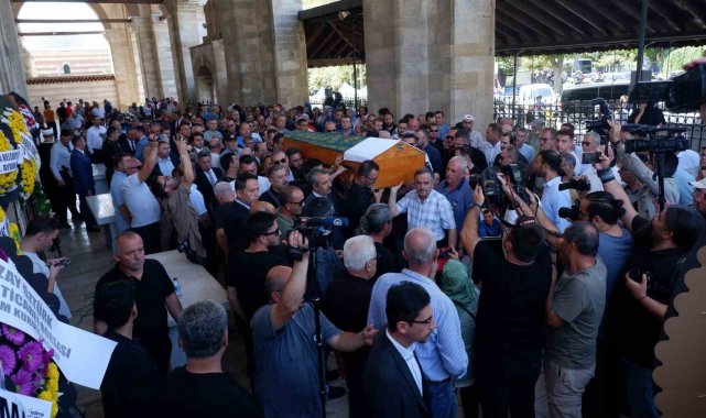 Edirne'de bisikletiyle sürüş halindeyken bir taksi şoförünün kapısını a...