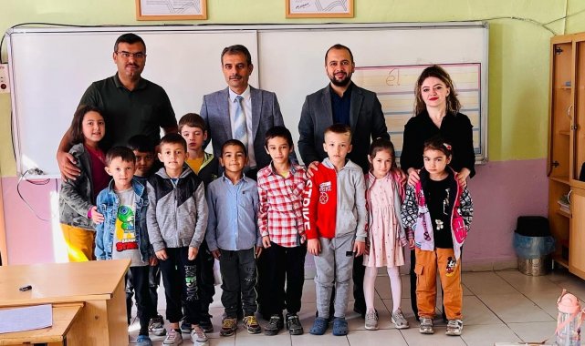 Emet İlçe Milli Eğitim Müdürü Bilal Şen, merkez ve köylerdeki okulları tek ...