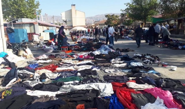 Erzincan'da her hafta pazartesi günü kurulan halk arasında bitpazarı ol...