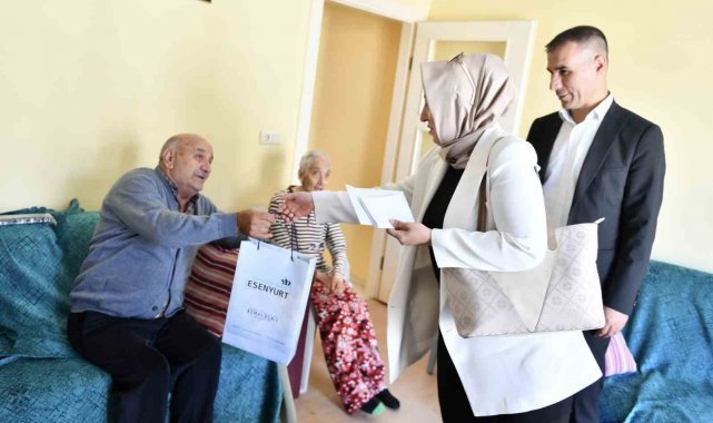 Esenyurt'ta yaşayan 73 yaşındaki Hatice Tütün, kendisini evinde ziyaret...