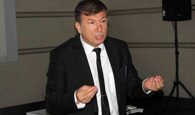 Eski milli futbolcu Tanju Çolak, milli takımda sevgi ve inanma sorunu olduğ...