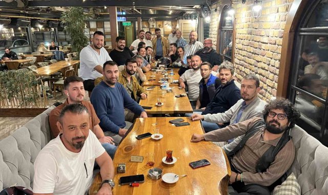 Eskişehir'de fotoğrafçılık yapan yaklaşık 30 esnaf bir araya gelerek 20...