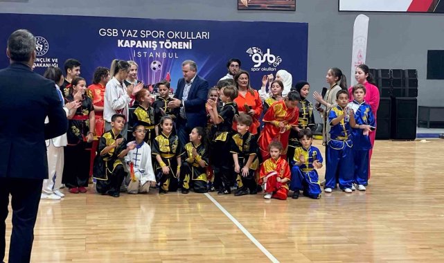 Gençlik ve Spor Bakanı Dr. Osman Aşkın Bak, Bakırköy'de düzenlenen baka...
